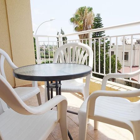 Melpo Court Apartment Geroskipou Bagian luar foto