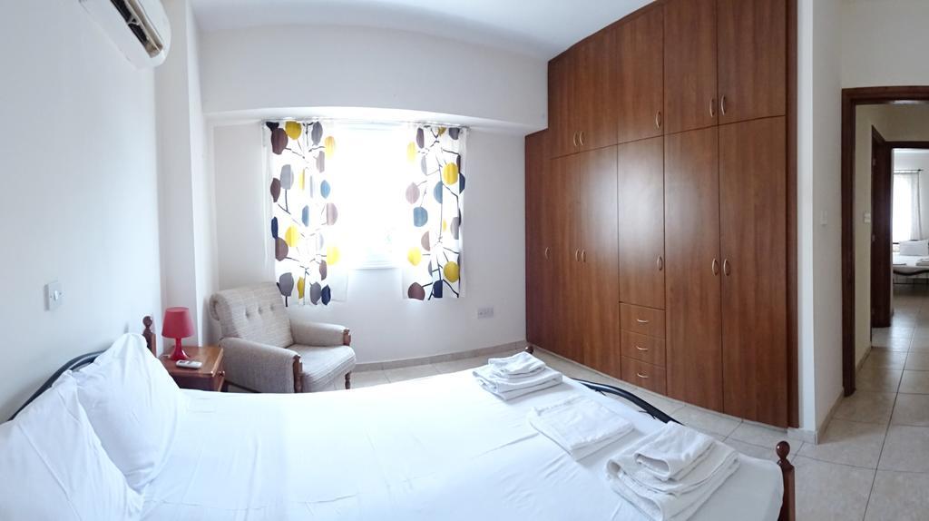 Melpo Court Apartment Geroskipou Bagian luar foto