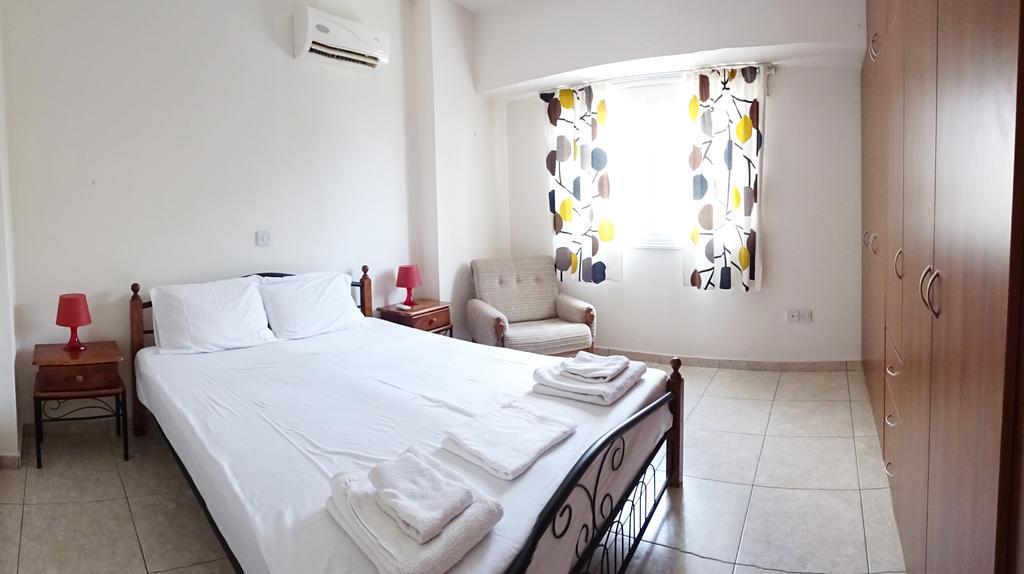 Melpo Court Apartment Geroskipou Bagian luar foto