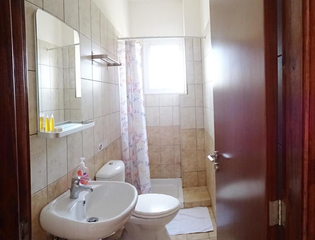 Melpo Court Apartment Geroskipou Bagian luar foto